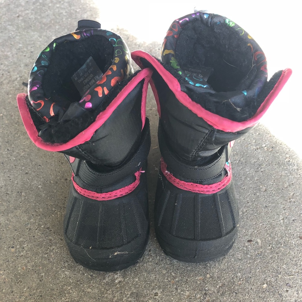 Baby girls size 5 snow boots